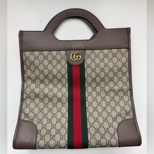 New condition vintage LUXE GG supreme wed handle clutch $550